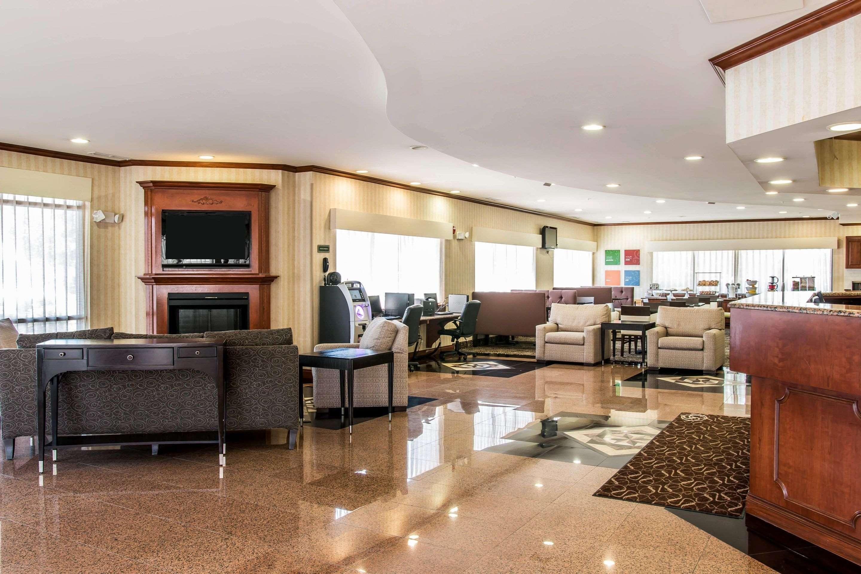 Comfort Suites Canton - Detroit Exterior foto