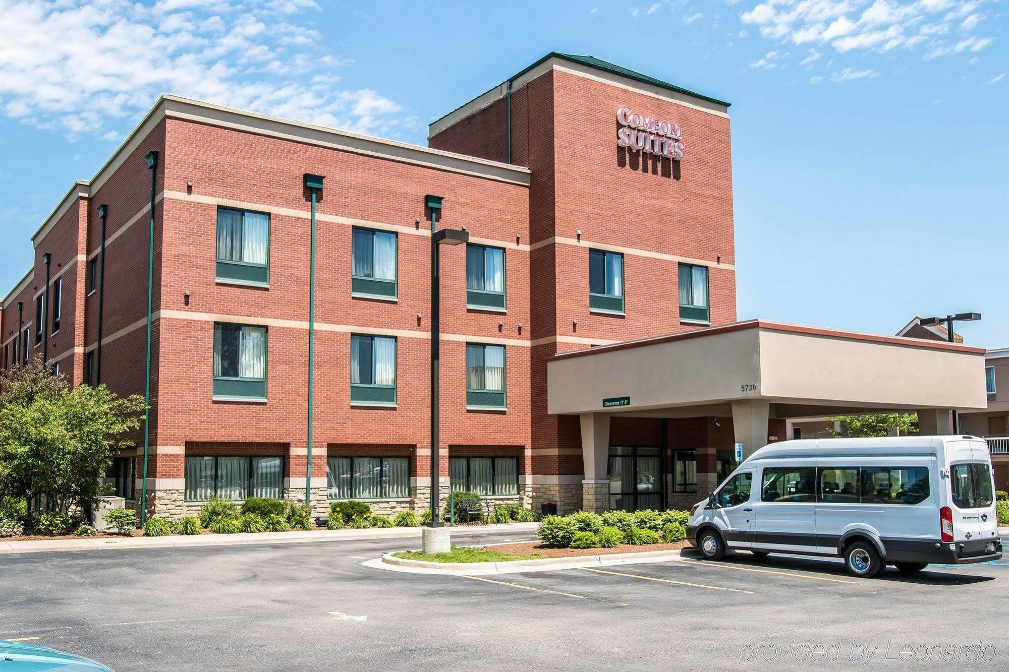 Comfort Suites Canton - Detroit Exterior foto